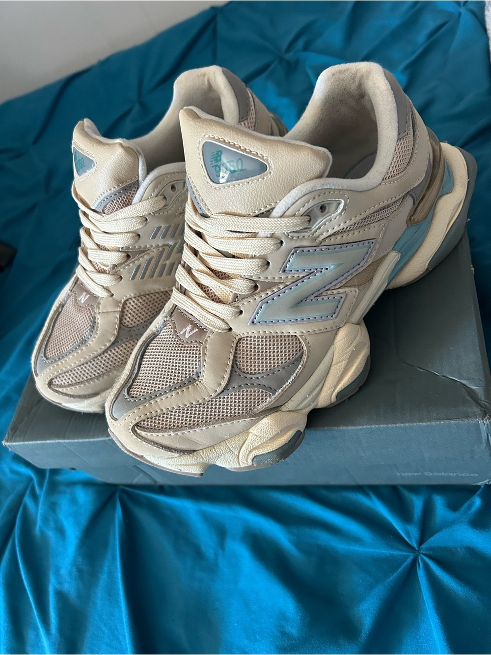 New Balance Women's Cream and Light Blue Runner